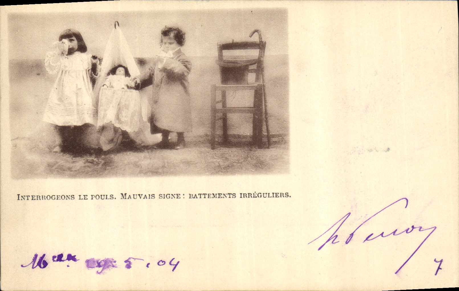 CPA Poupee Interrogeons le pouis Mauvais signe battements irreguliers 