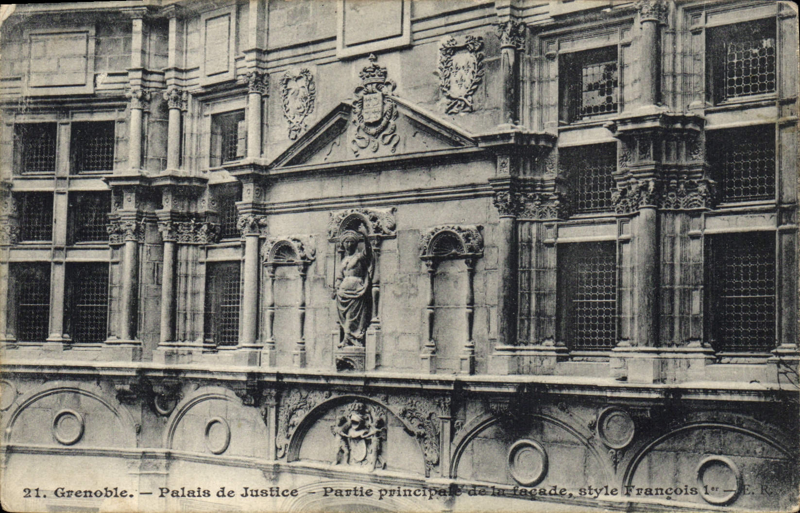 CPA Grenoble Palais de Justice partie principale de la facade 