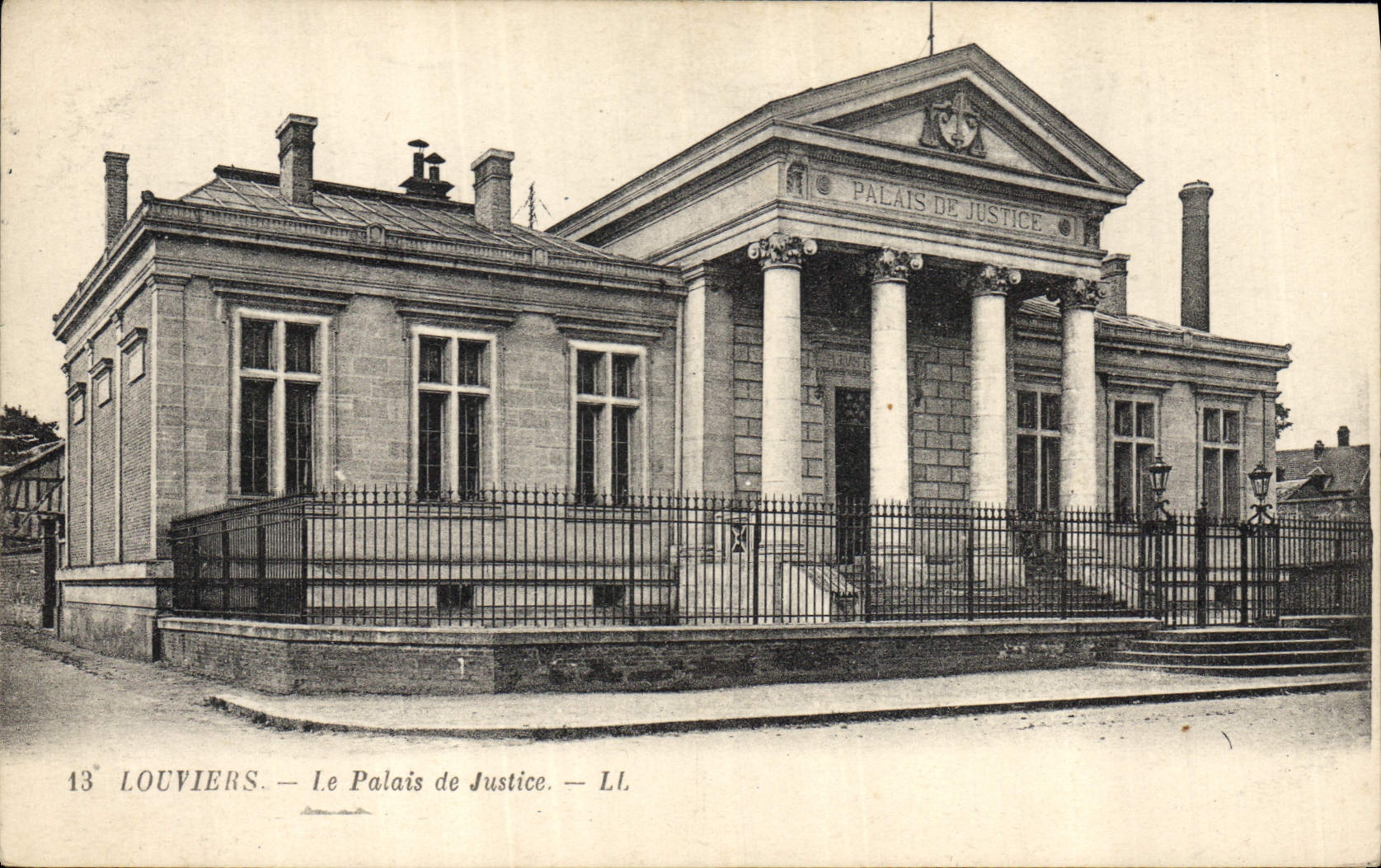 CPA Louviers Le Palais de Justice 