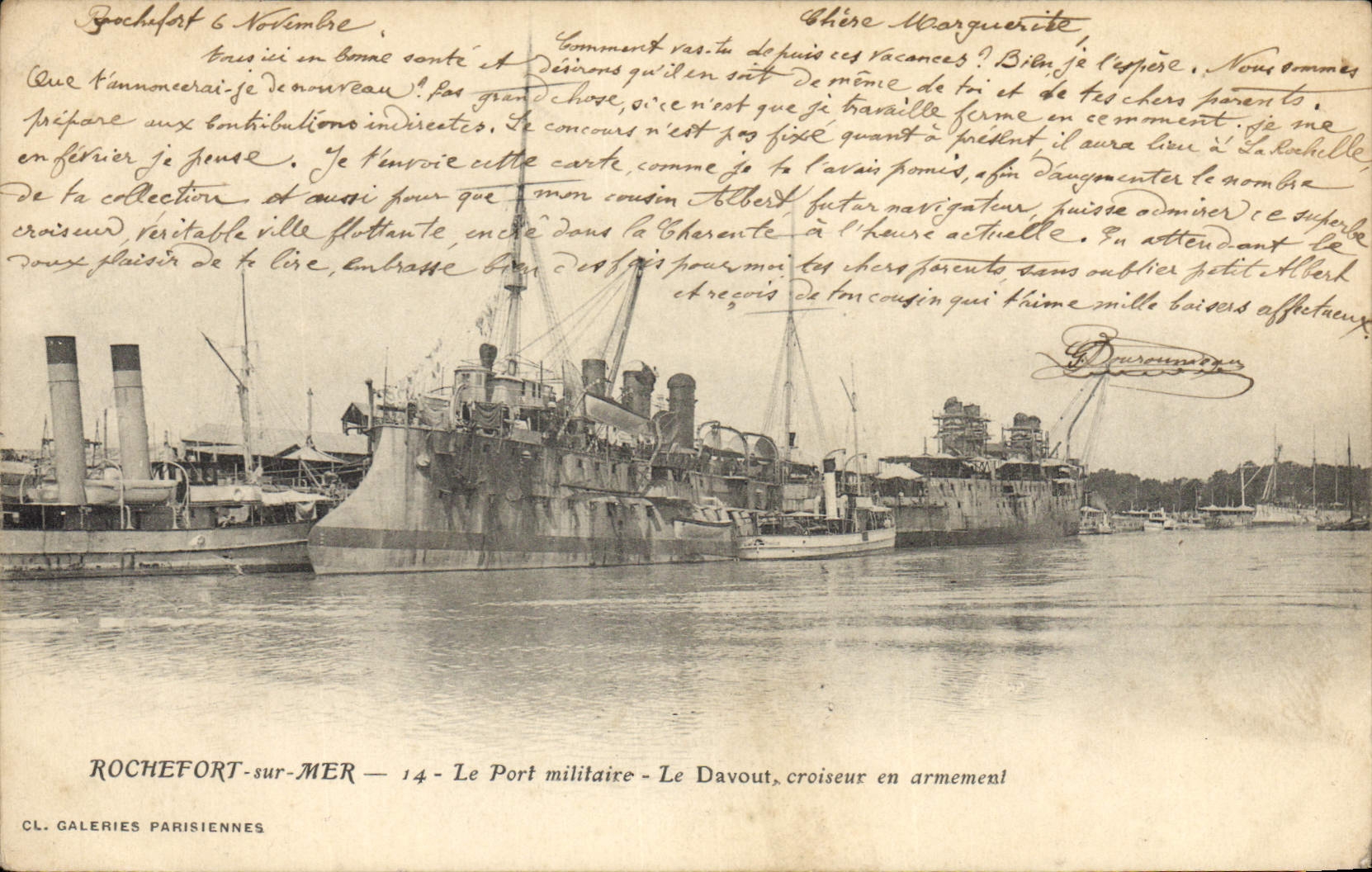 CPA Bateau de guerre Rochefort sur Mer Le port militaire Le Davout Croiseur en armement