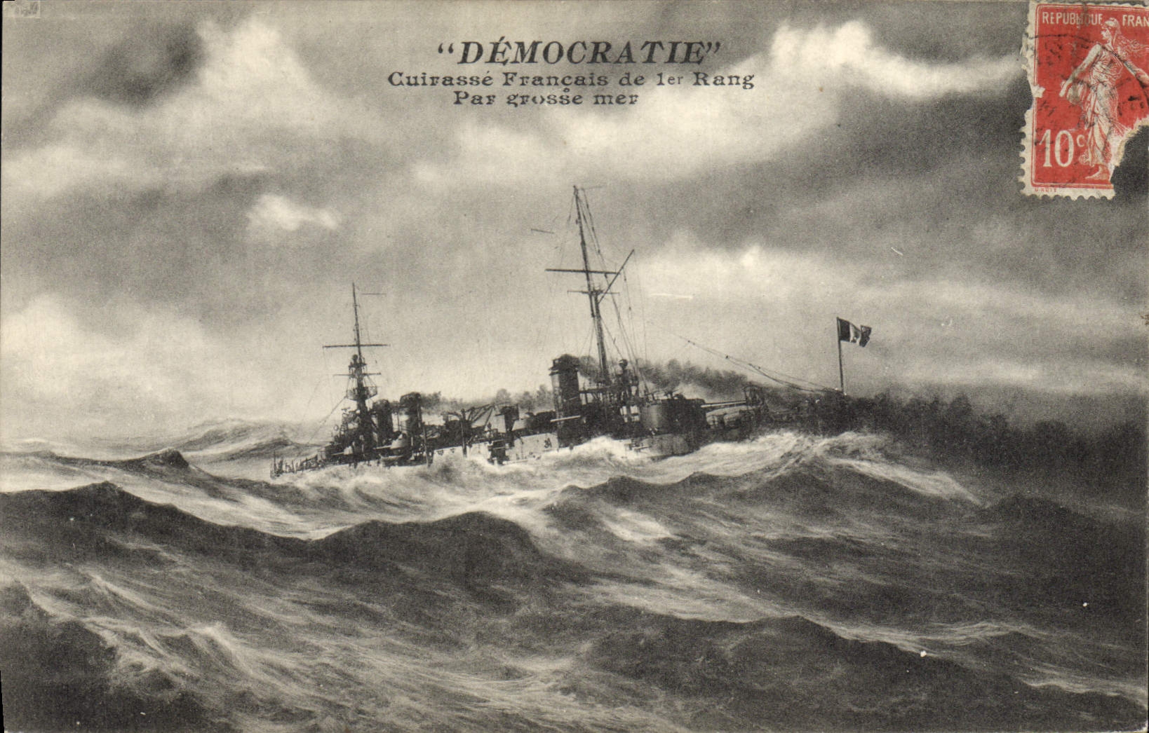 CPA Bateau de guerre Democratie Cuirasse Francais de 1er rang 