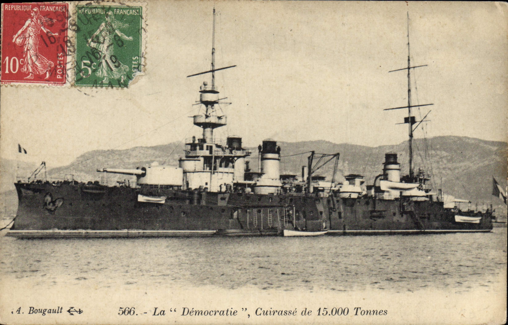 CPA Bateau de guerre La Democratie Cuirasse