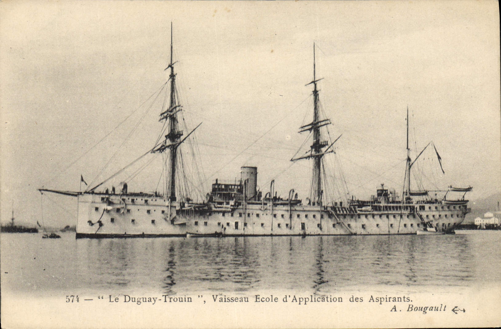 CPA Bateau de guerre Le Duguay Trouin Vaisseau Ecole d'Application des Aspirants