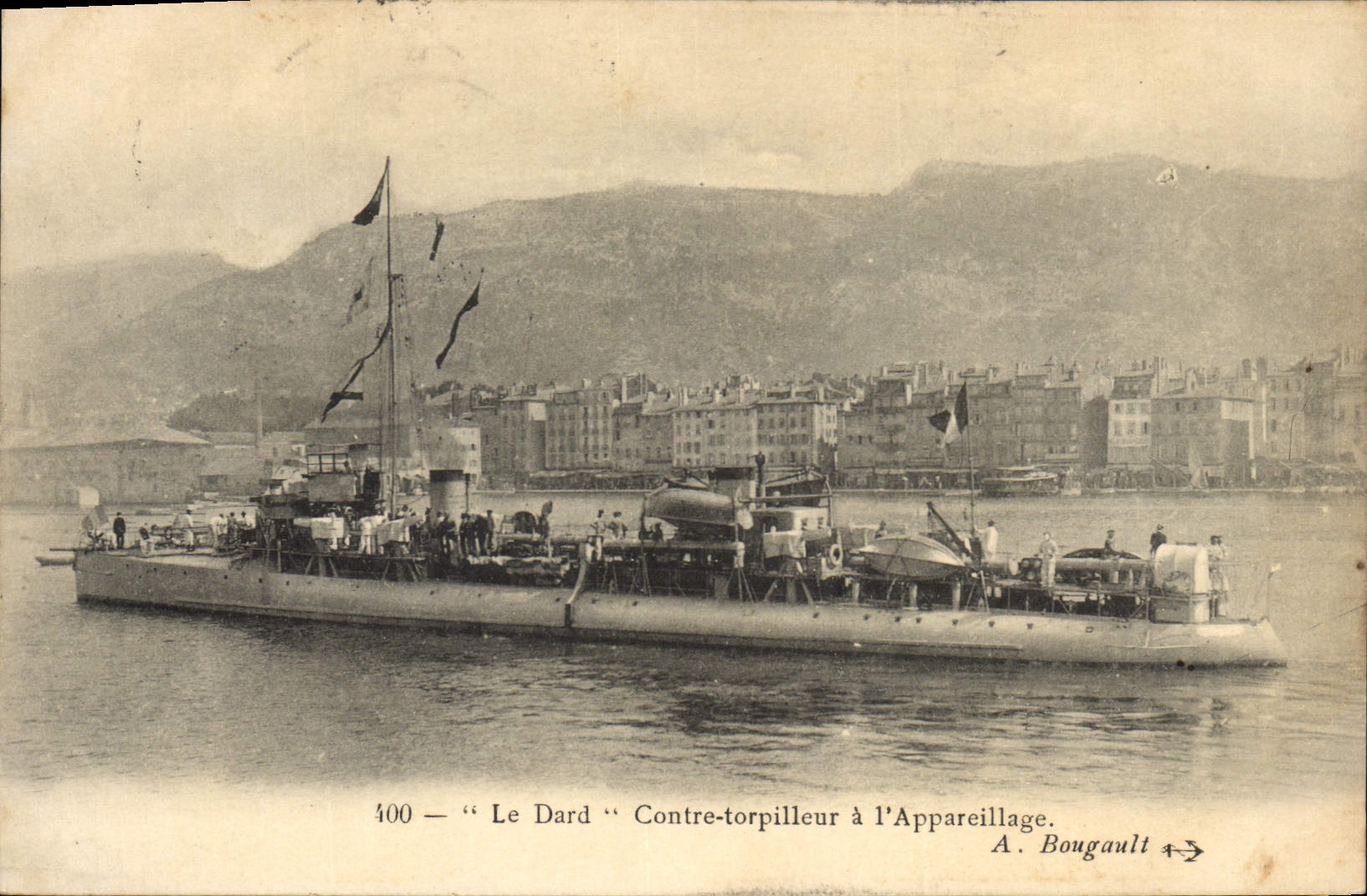 CPA Bateau de guerre Le Dard Contre torpilleur a l'appareillage