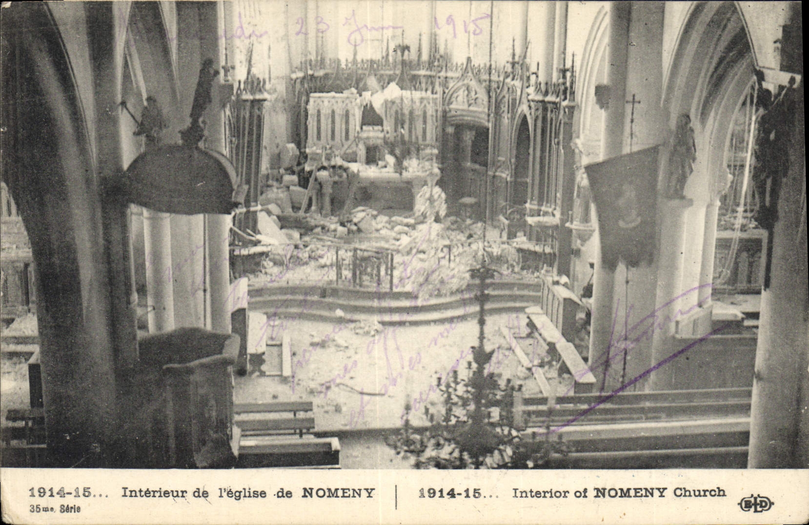 CPA Militaria Interieur de l'eglise de Nomeny