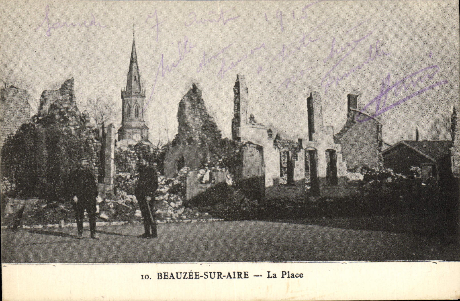 CPA Militaria Beauzee sur Aire La place