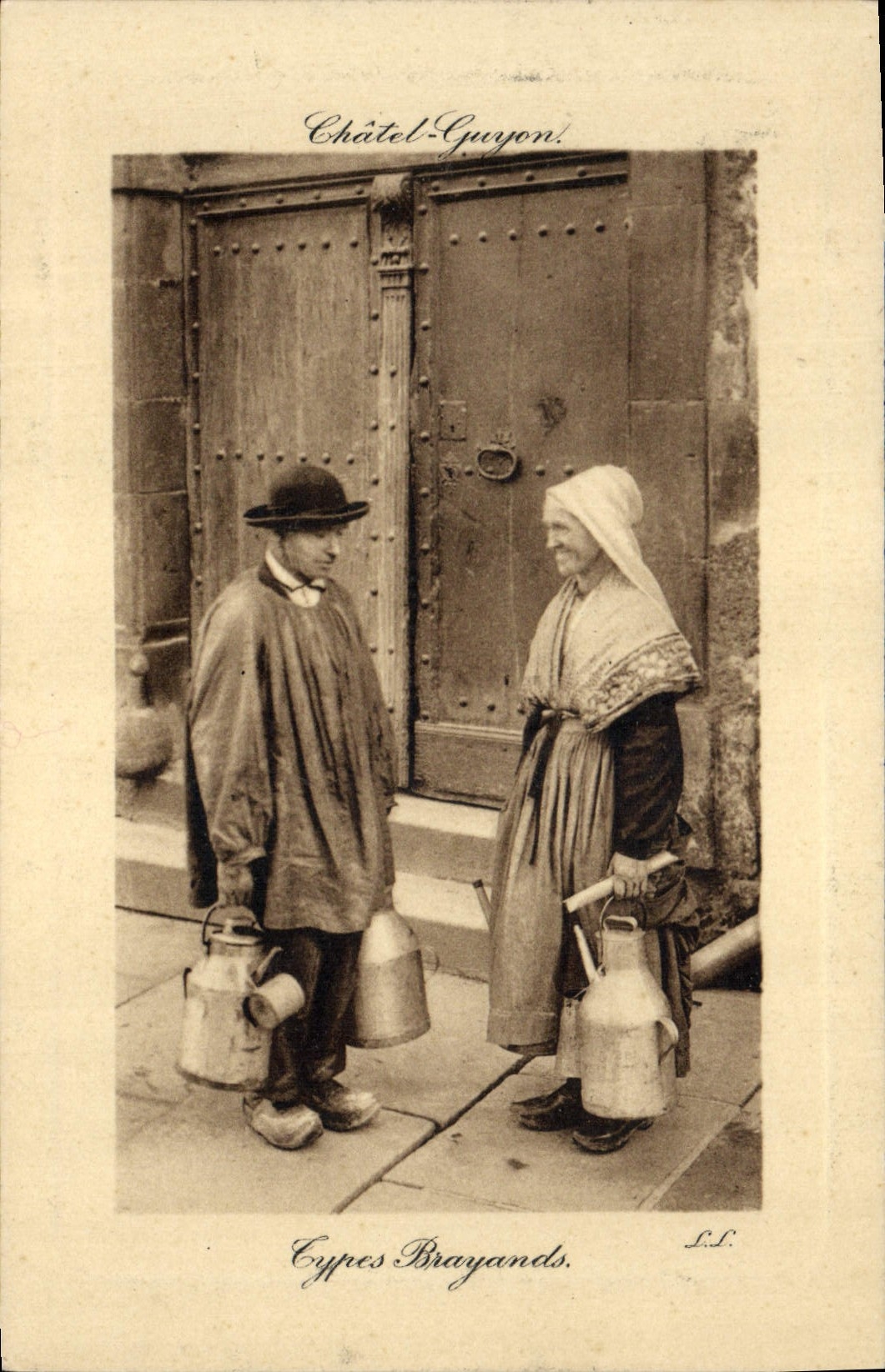 CPA Folklore Chatel Guyon Types Brayands