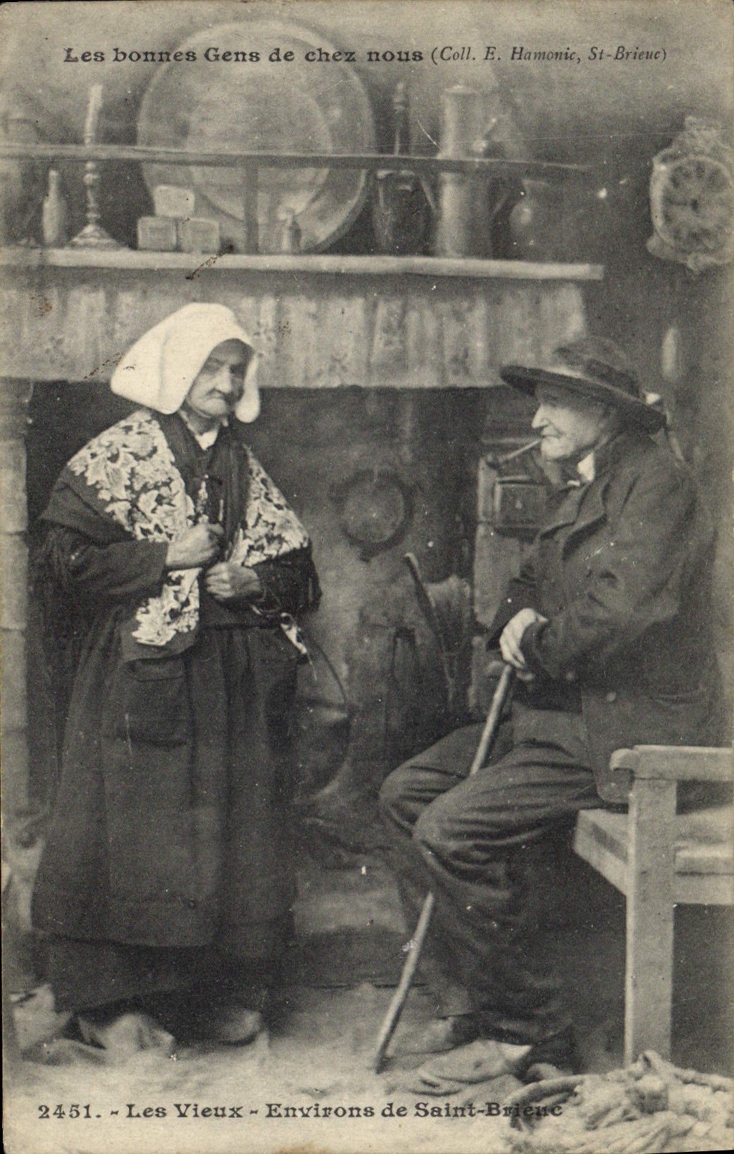 CPA Folklore Les bonnes gens de chez nous Les vieux environs de Saint Brieuc