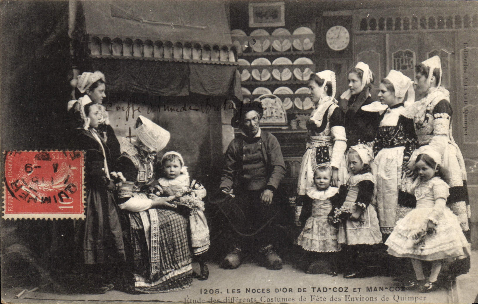 CPA Folklore Les noces d'or de Tad Coz et Man Coz Differents costumes de Quimper