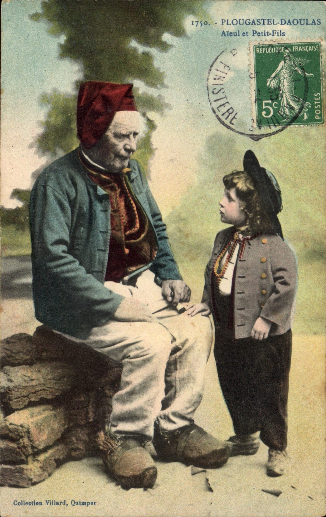 CPA Folklore Plougastel Daoulas Aieul et petit fils Enfant