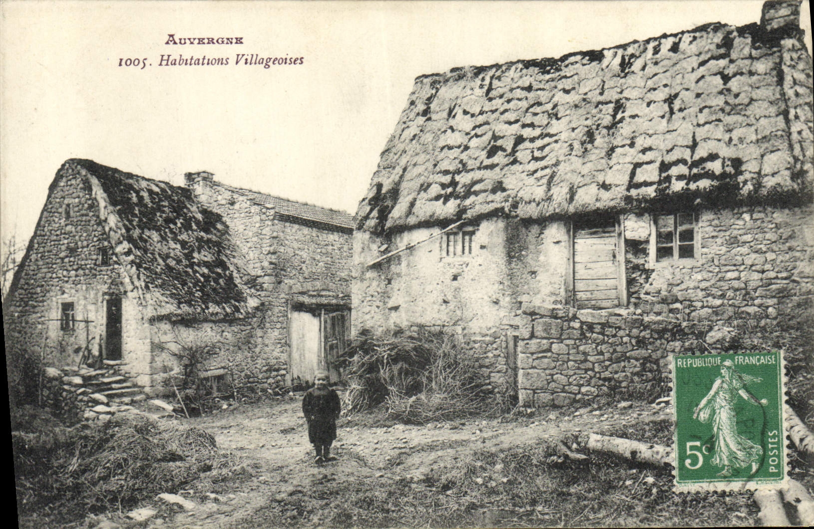 CPA Folklore Auvergne Habitations villageoises