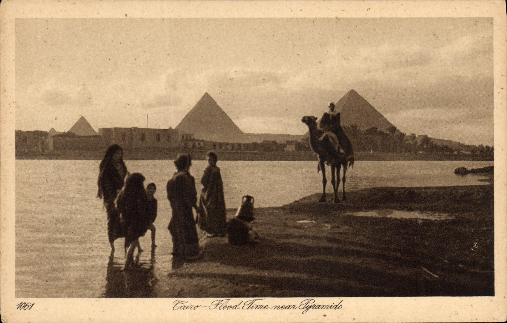 CPA Egypt Egypte Cairo Flood time near Pyramids