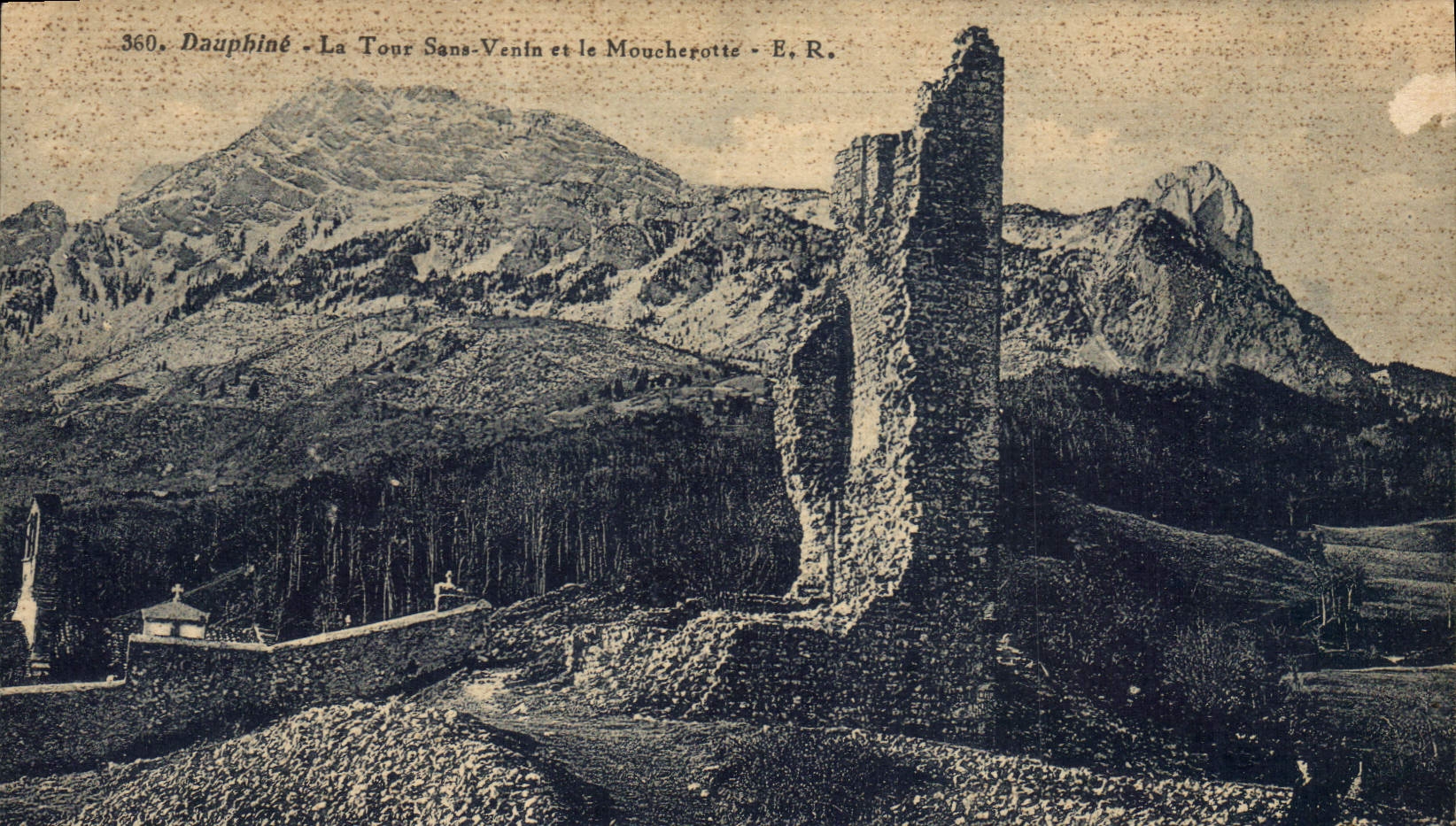 CPA Chateau Dauphine La Tour Sans Venin et le Moucherotte