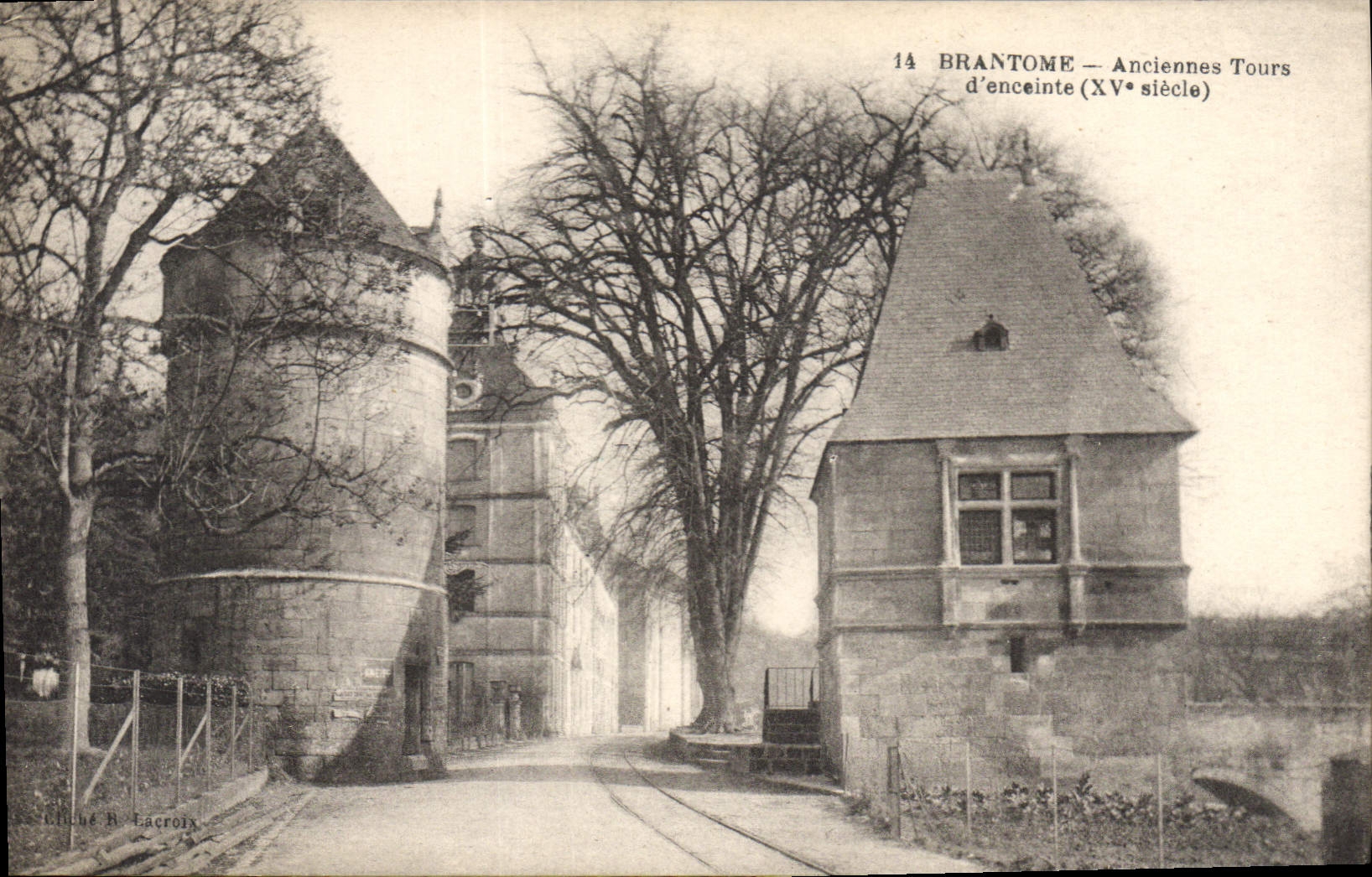 CPA Chateau Brantome Anciennes tours d'enceinte