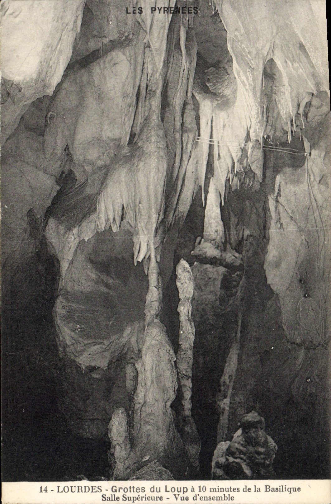 CPA Grotte Grottes du Loup Lourdes Salle superieure Vue d'ensemble