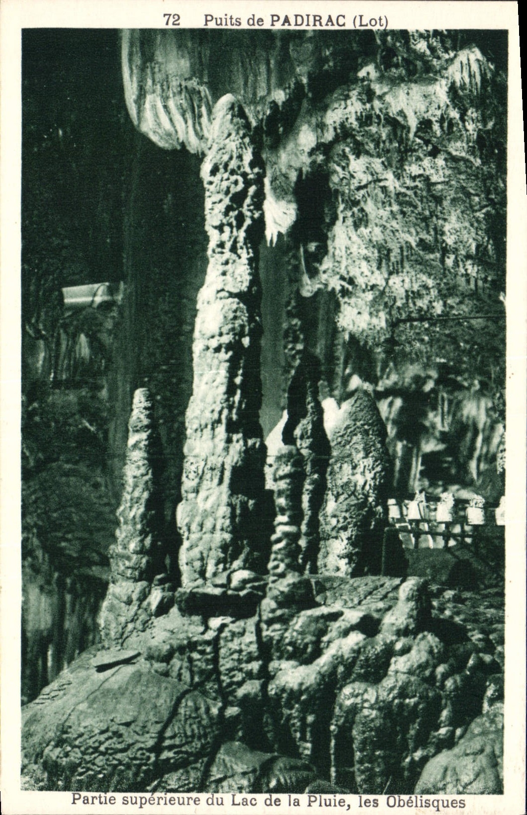 CPA Grotte Grottes Partie superieure du Lac de la pluie les Obelisques Puits de Padirac 