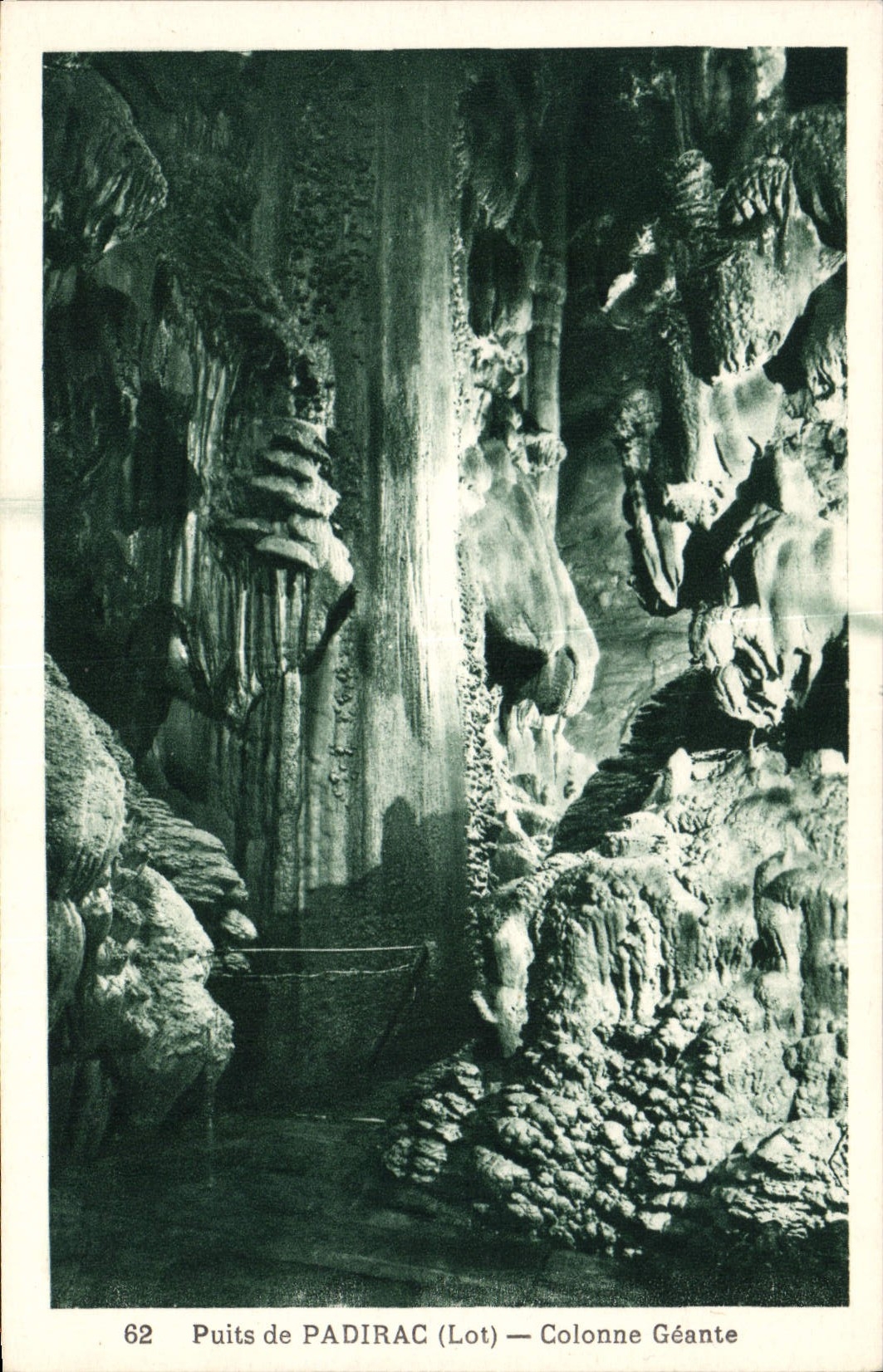 CPA Grotte Grottes Puits de Padirac Colonne geante