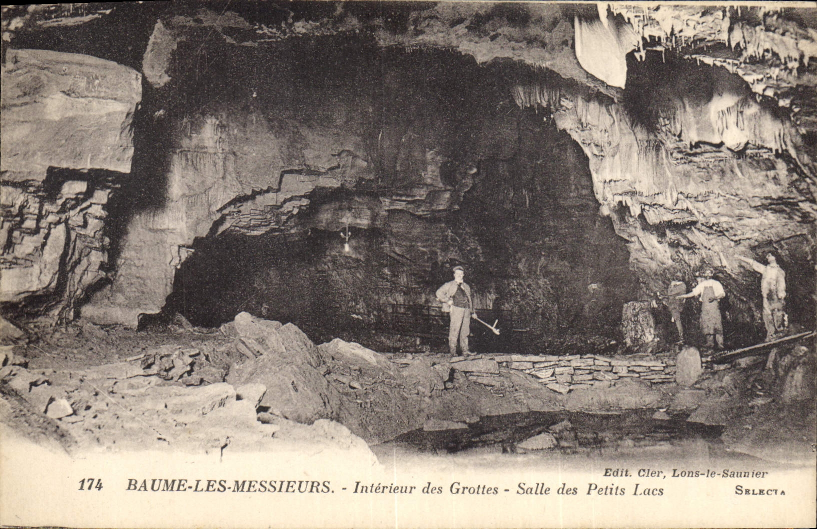 CPA Grotte Grottes Baume les Messieurs Interieur des grottes Salle des Petits lacs