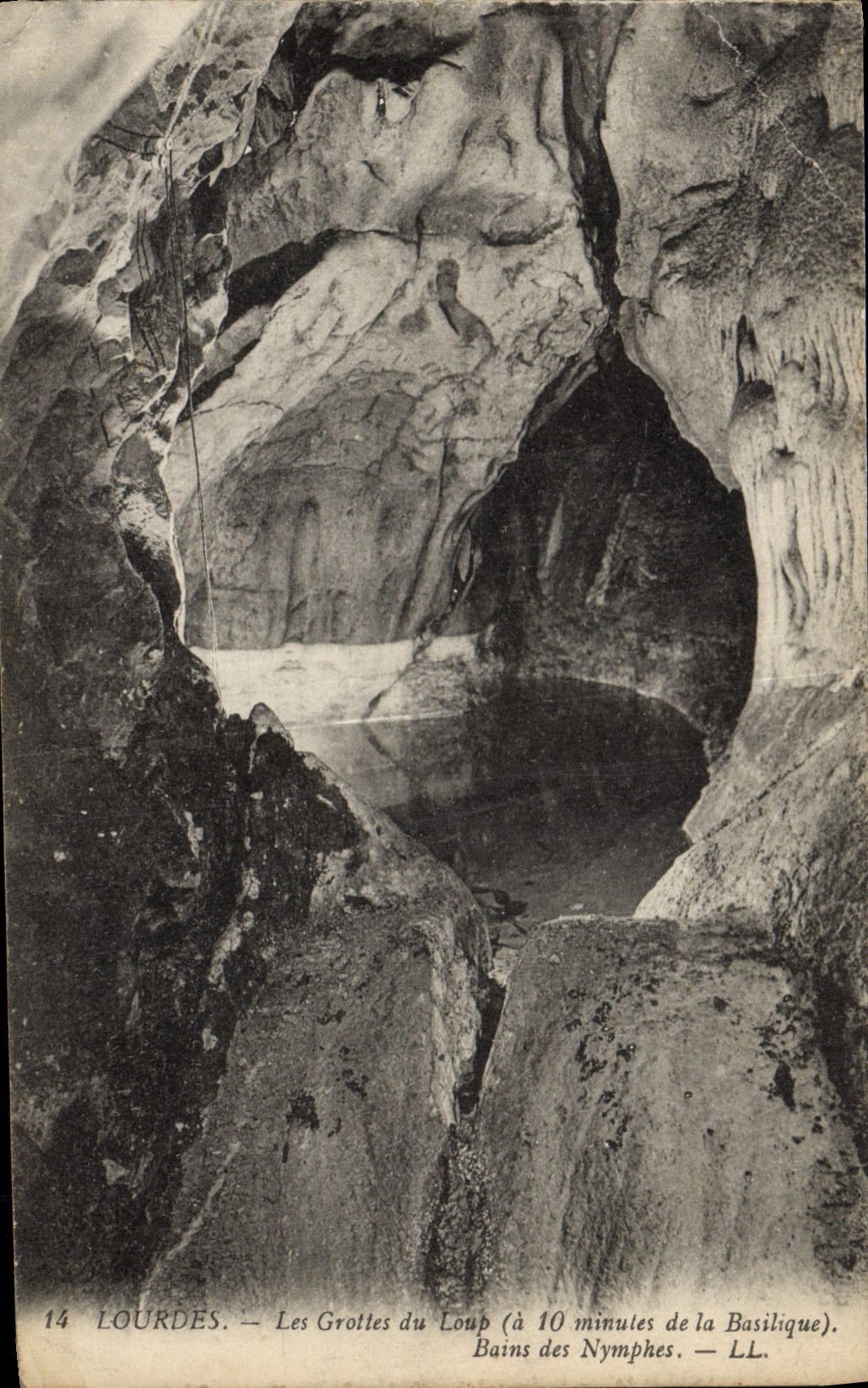 CPA Grotte Grottes du Loup Bains des Nymphes Lourdes