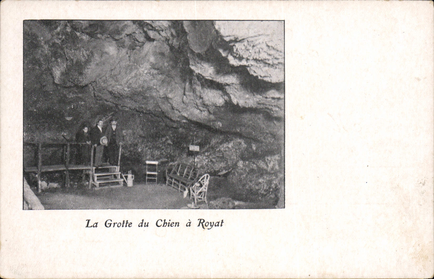CPA Grotte du chien a Royat Grottes 