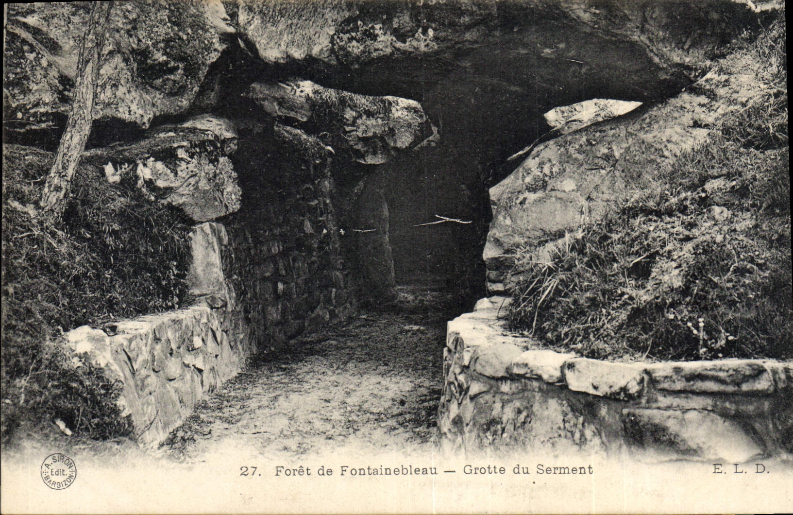 CPA Grotte du Serment Foret de Fontainebleau Grottes 