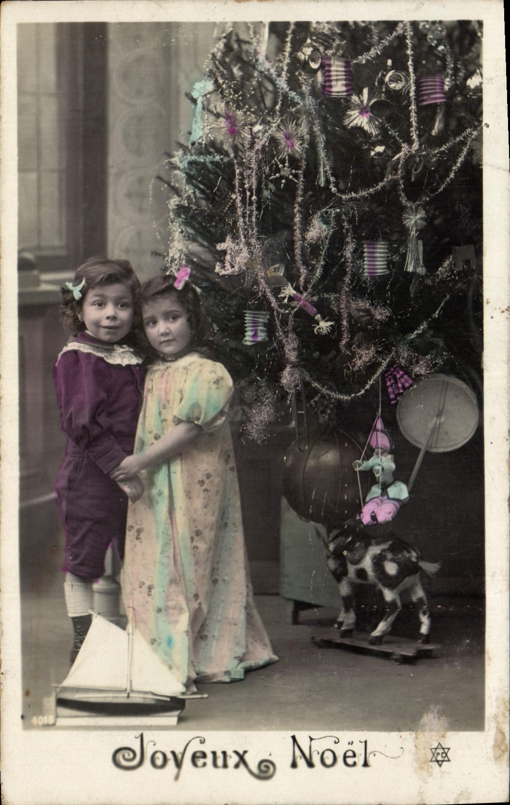 CPA Fantaisie Enfant Poupee Noel