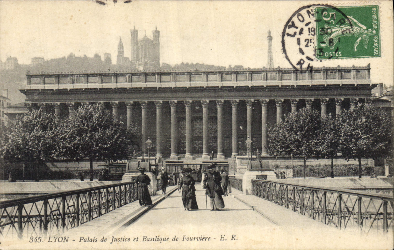 CPA Palais de justice et basilique de Fourviere Lyon