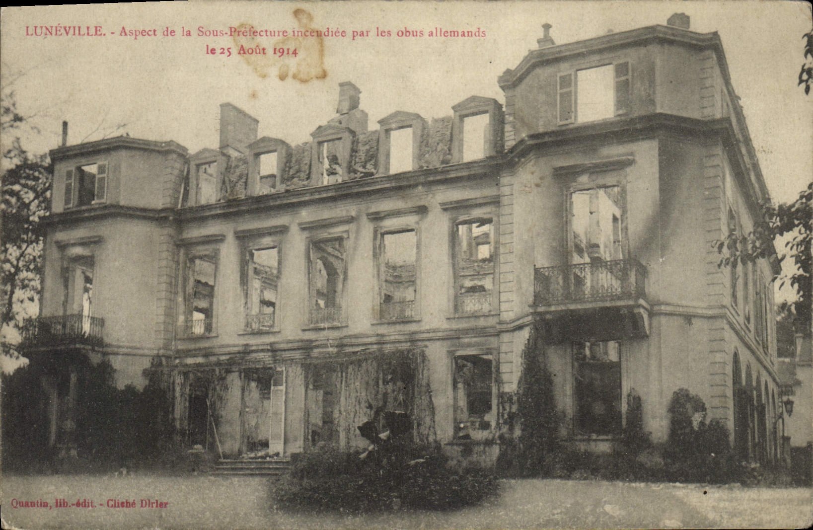 CPA Militaria Luneville Aspect de la sous prefecture incendiee par les obus allemands