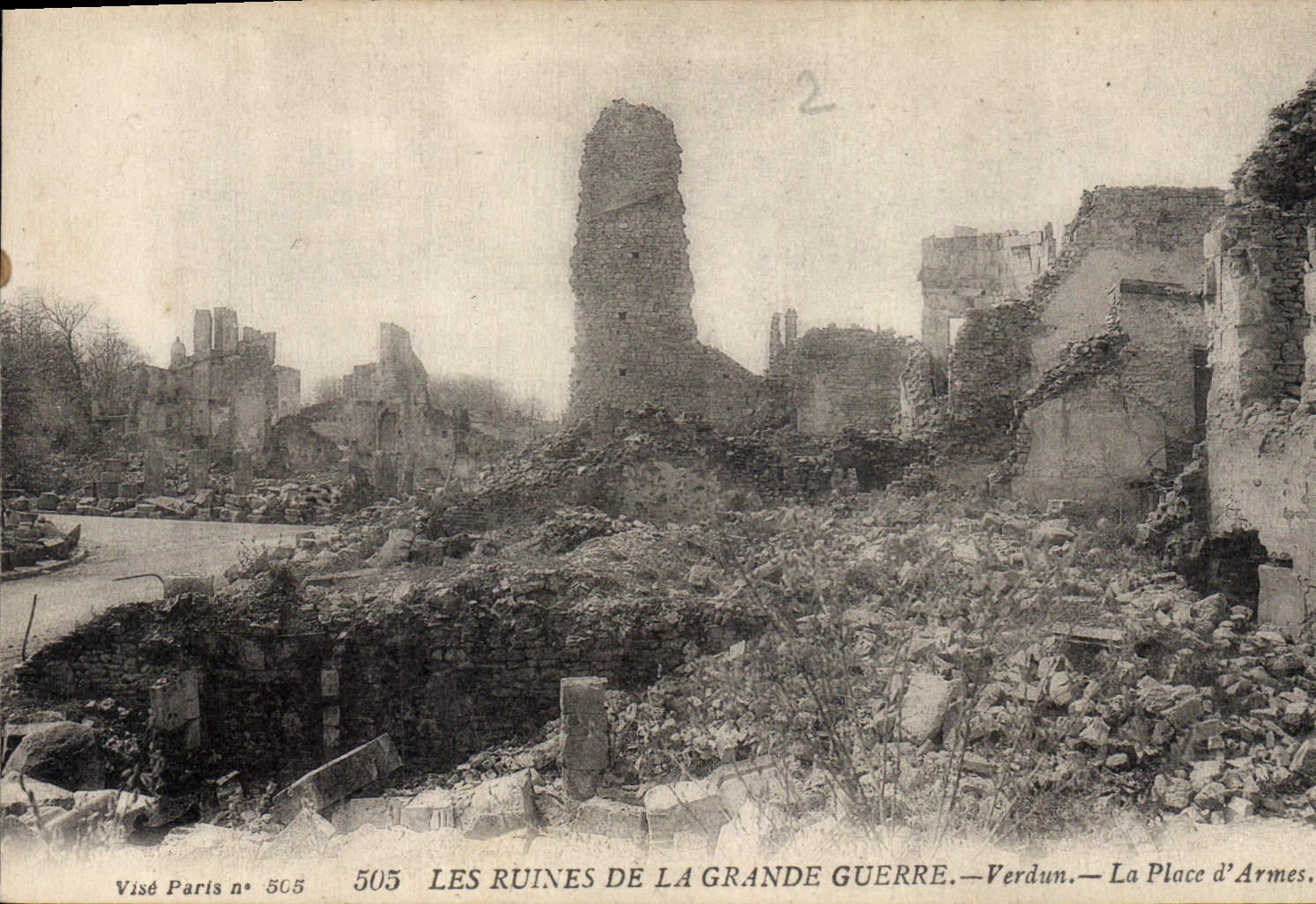 CPA Militaria Verdun La Place d'armes