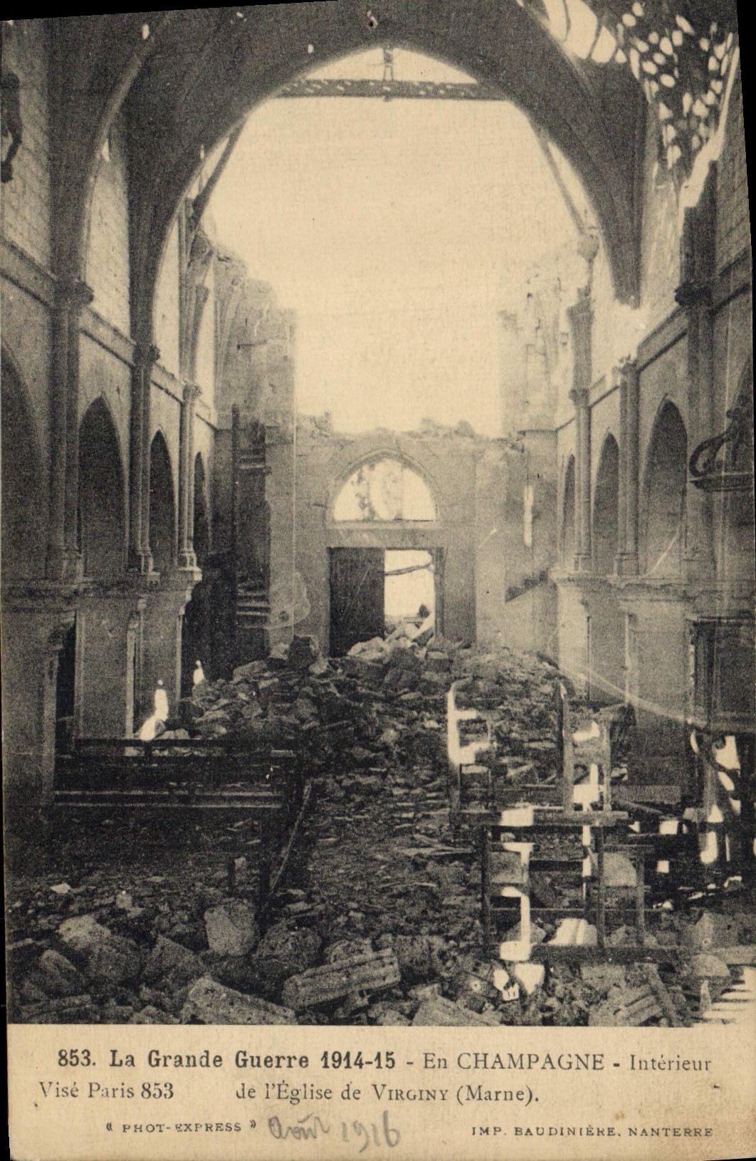 CPA Militaria Champagne Interieur de l'eglise de Virginy