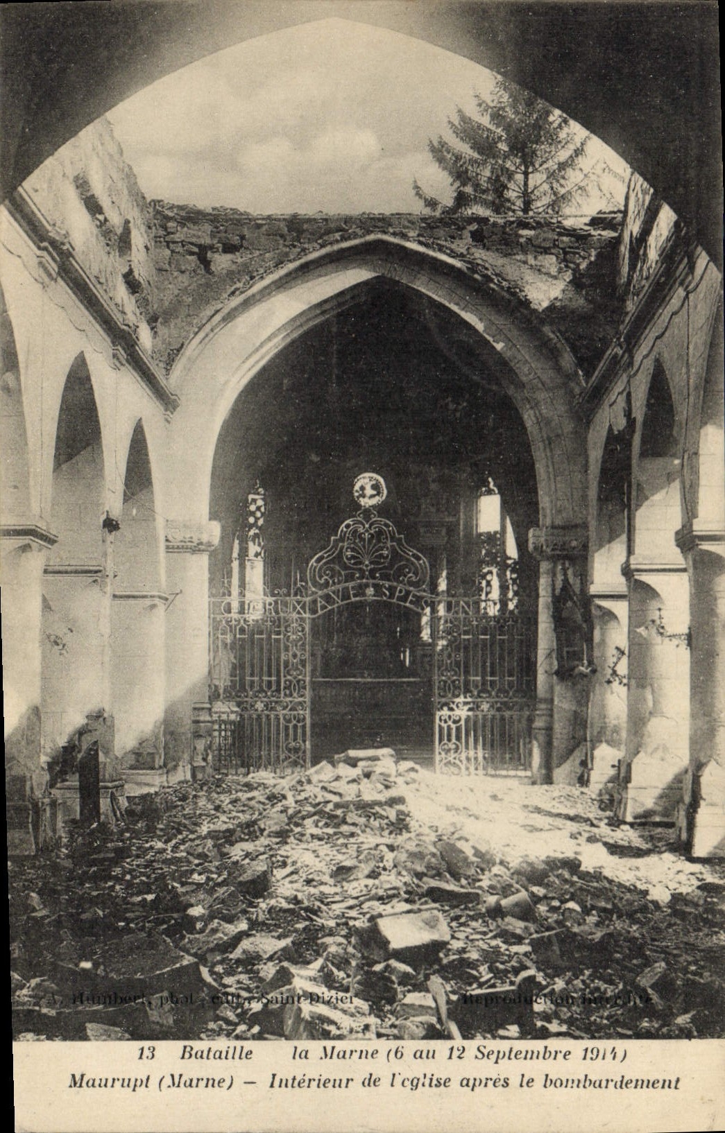 CPA Militaria Maurupt Interieur de l'eglise apres la bombardement