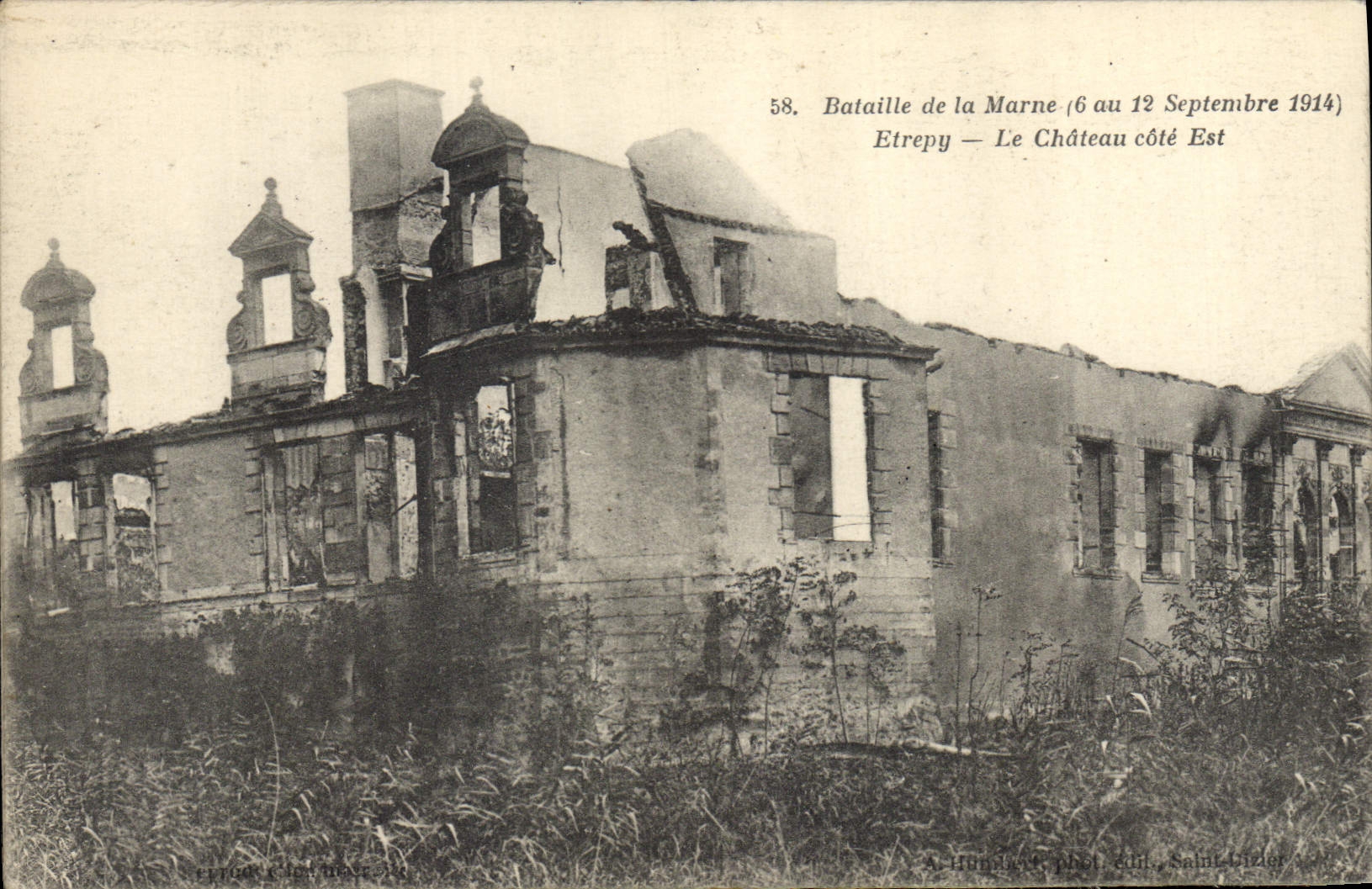CPA Militaria Etrepy Le chateau Cote Est