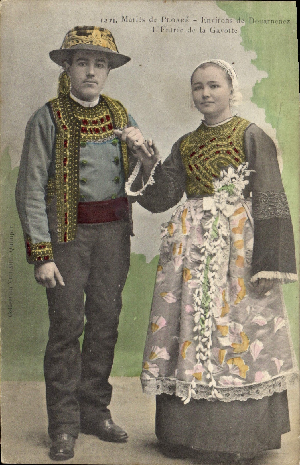 CPA Folklore Maries de ploare Environs de Douarnenez L'entree de la Gavotte