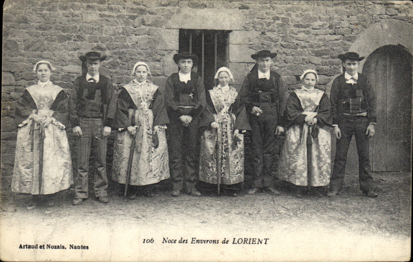 CPA Folklore Noce des environs de Lorient