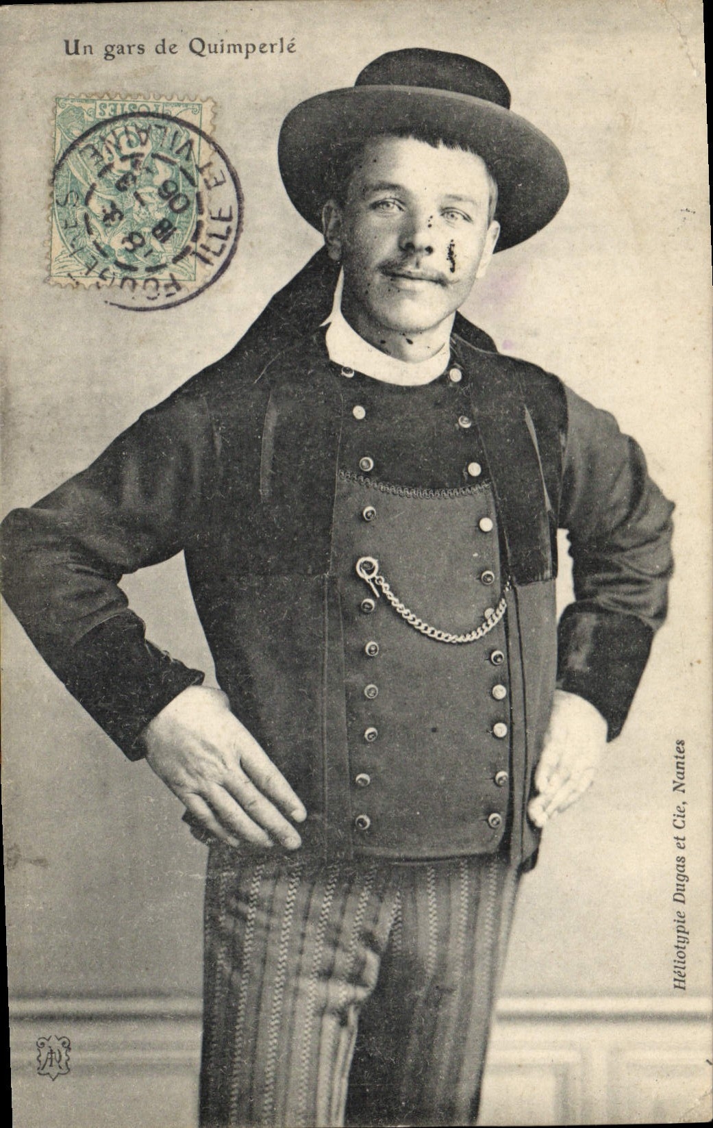 CPA Folklore Un Gars de Quimperle