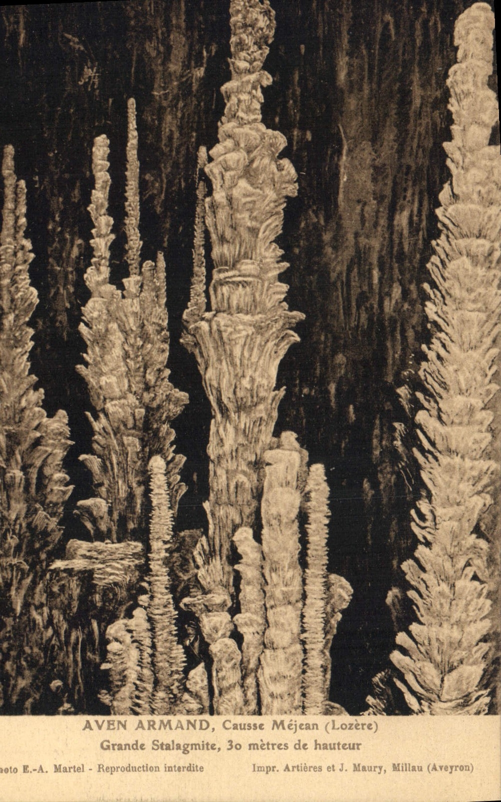 CPA Grotte Grottes Aven Armand Causse Mejean Grande stalagmite 