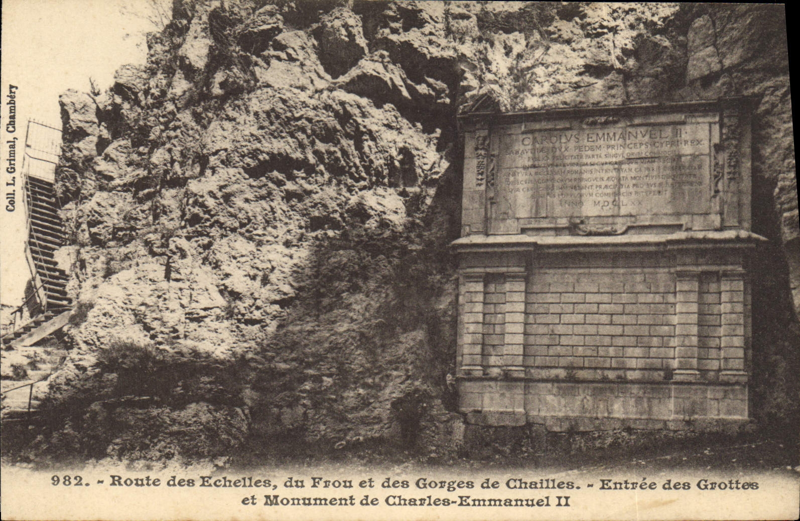 CPA Grotte Grottes Route des Echelles du Frou et des gorges de Chailles Entree des grottes et monume