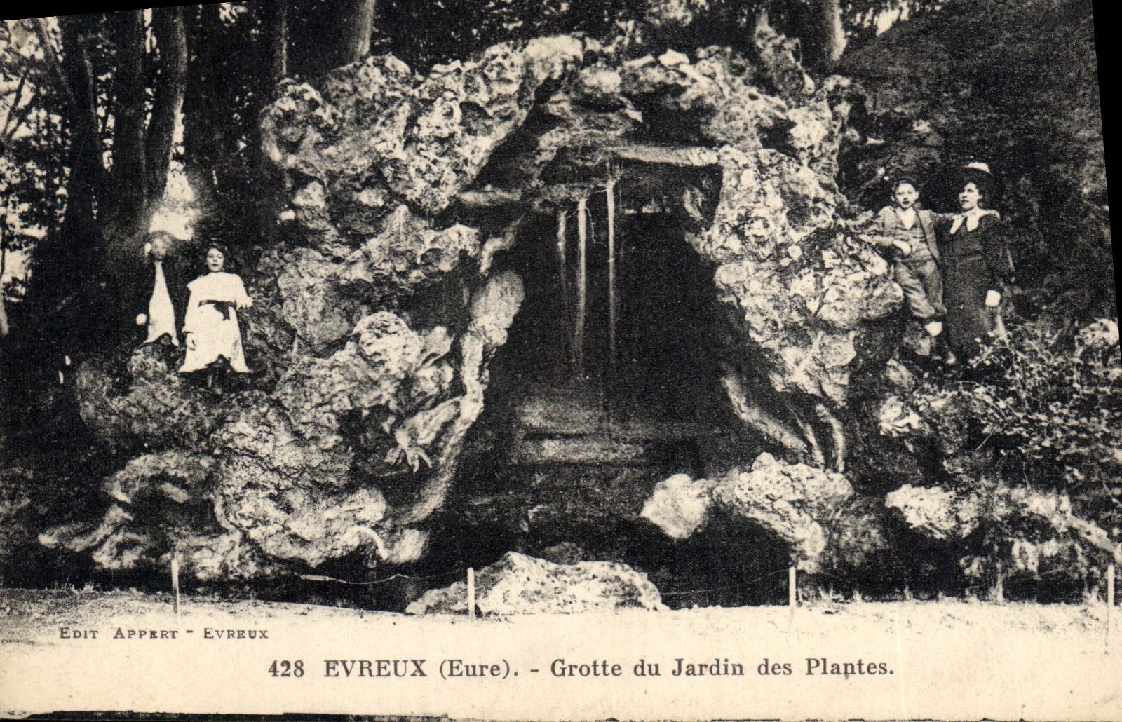 CPA Grotte du jardin des Plantes Evreux Grottes 
