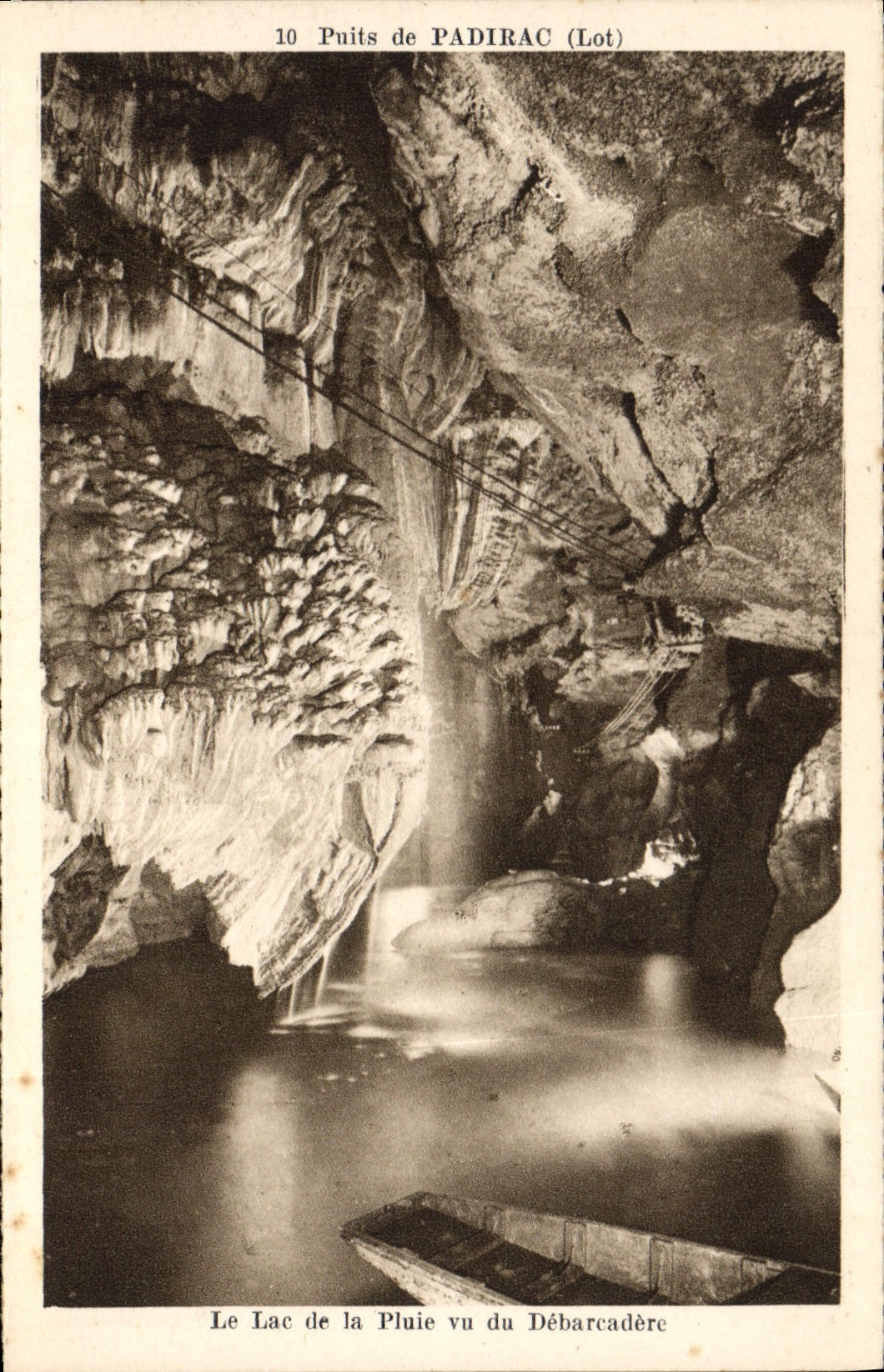 CPA Grotte Grottes Puits de Padirac Le lac de la pluie vu du debarcadere