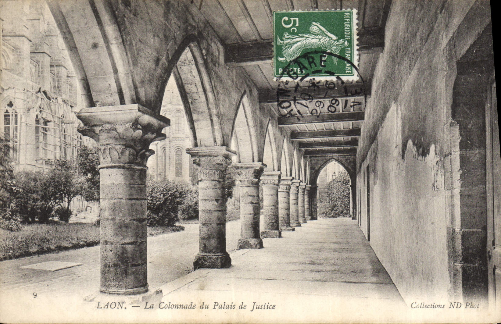 CPA Laon La colonnade du Palais de justice 