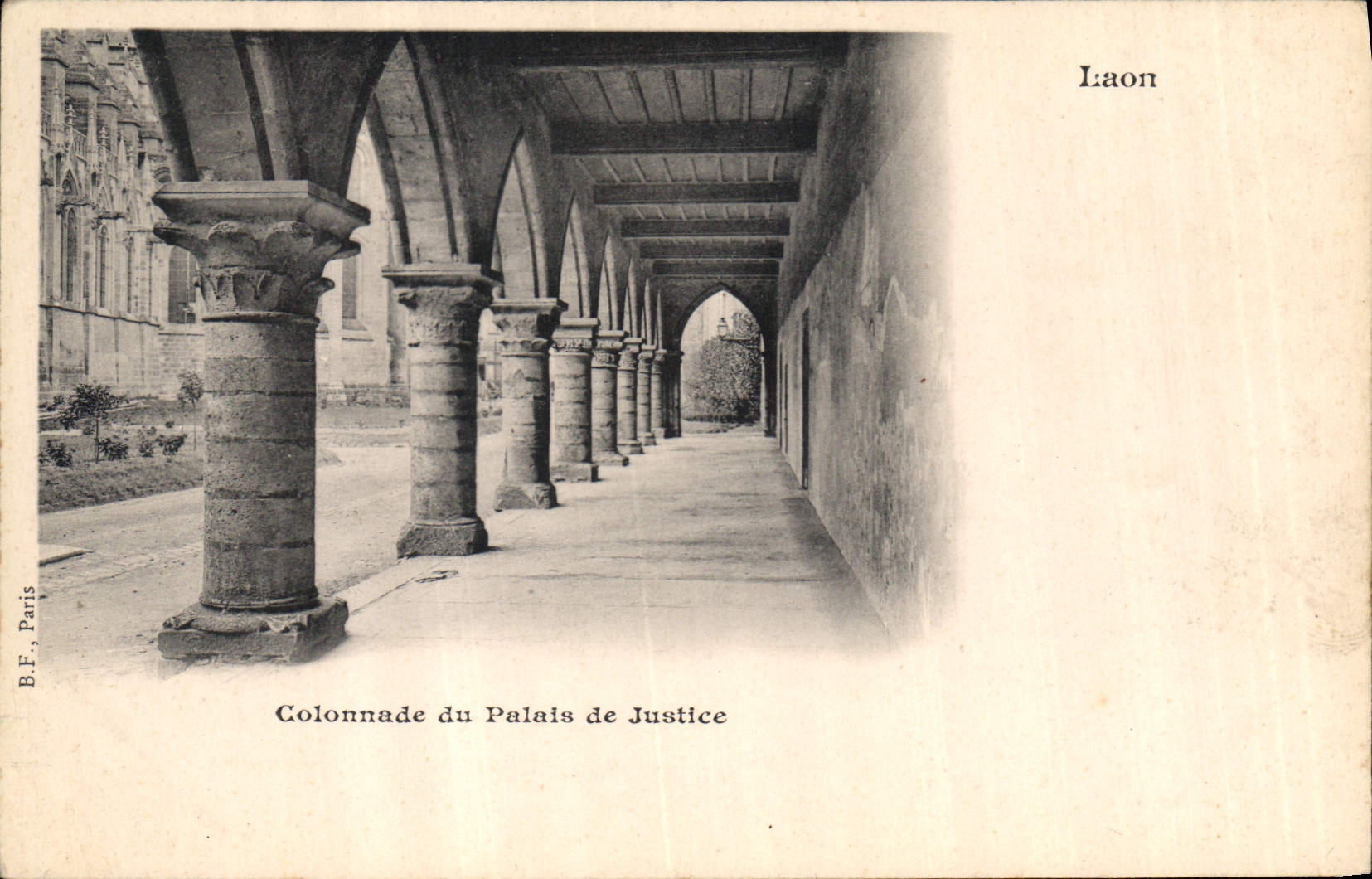 CPA Laon Colonnade du Palais de justice 