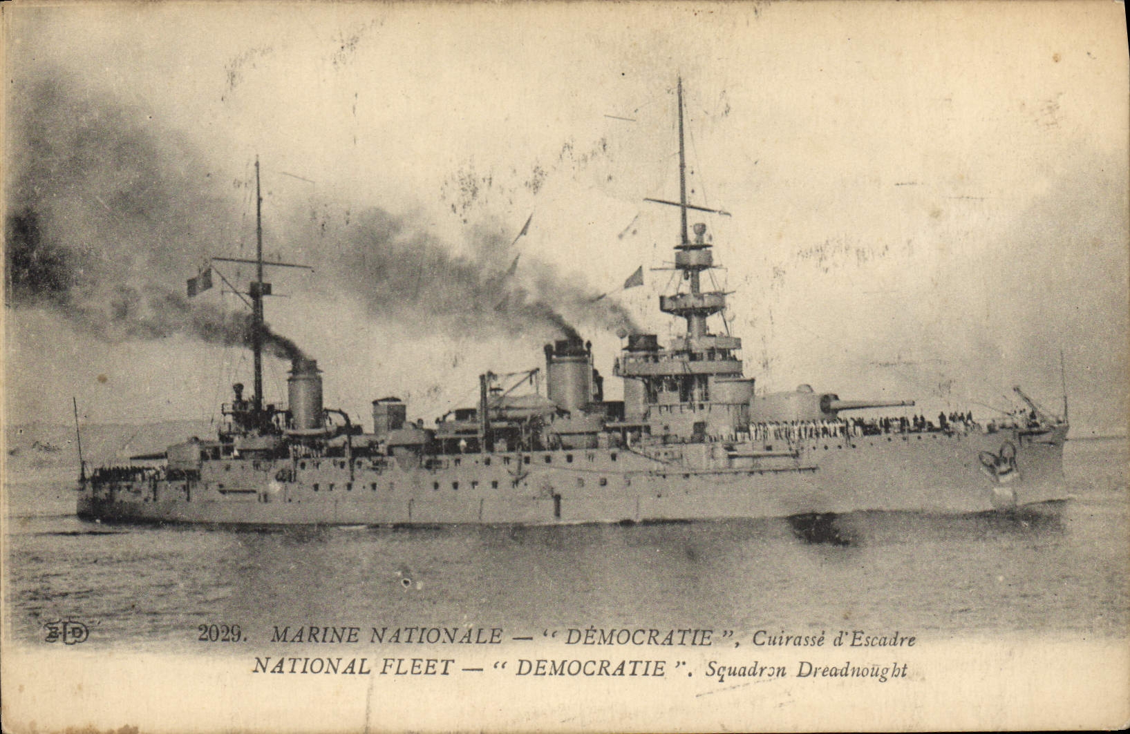 CPA Bateau de Guerre Democratie Cuirasse d'escadre
