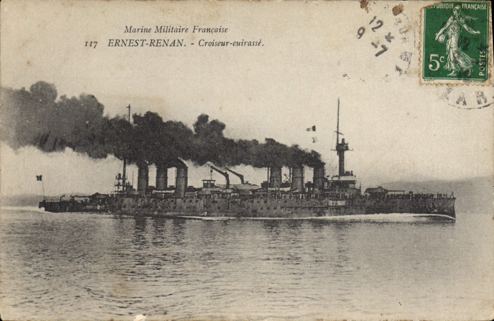 CPA Bateau de Guerre Ernest Renand Croiseur Cuirase