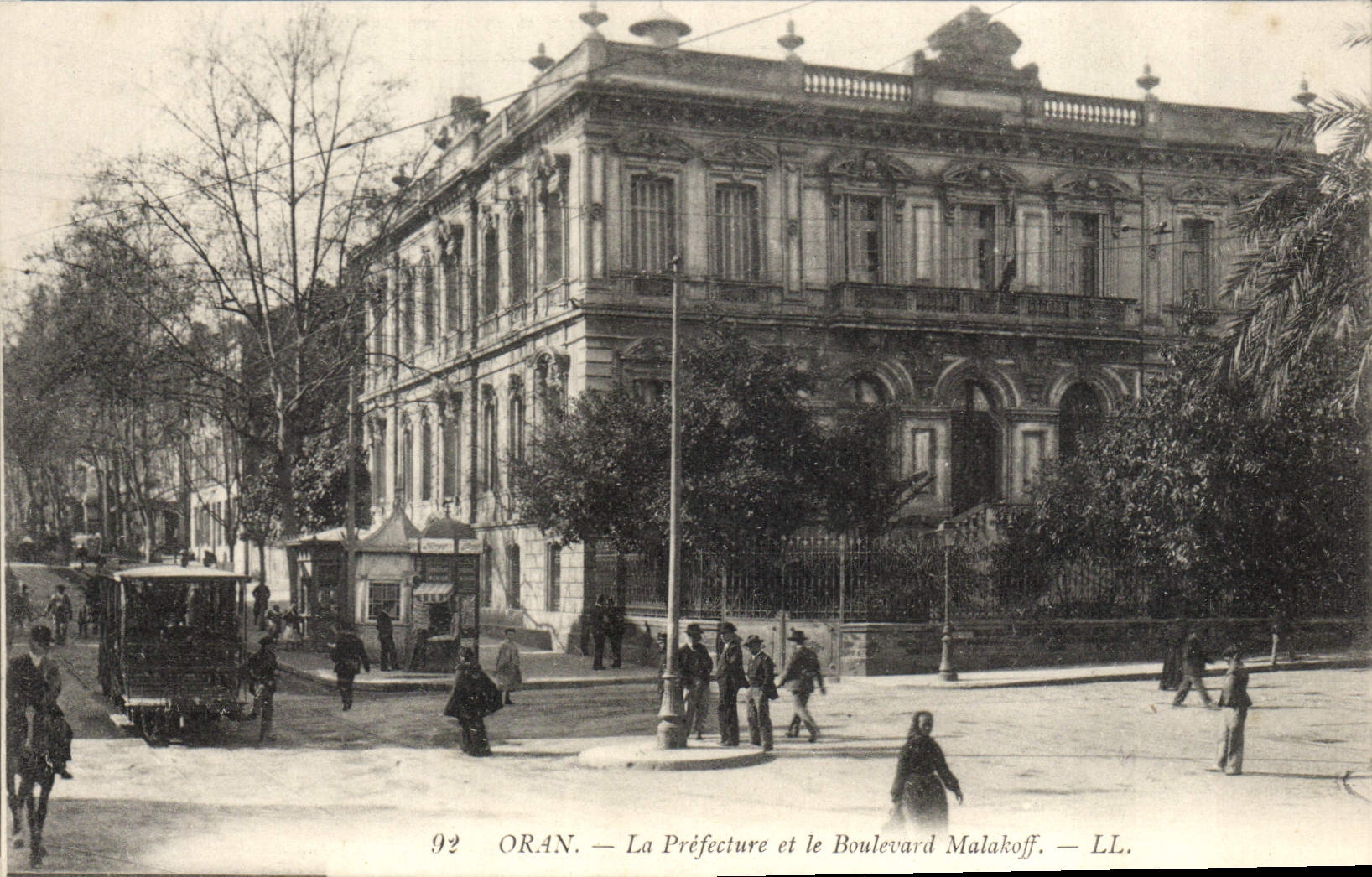 CPA Prefecture et le boulevard Malakoff Oran Algerie Tramway