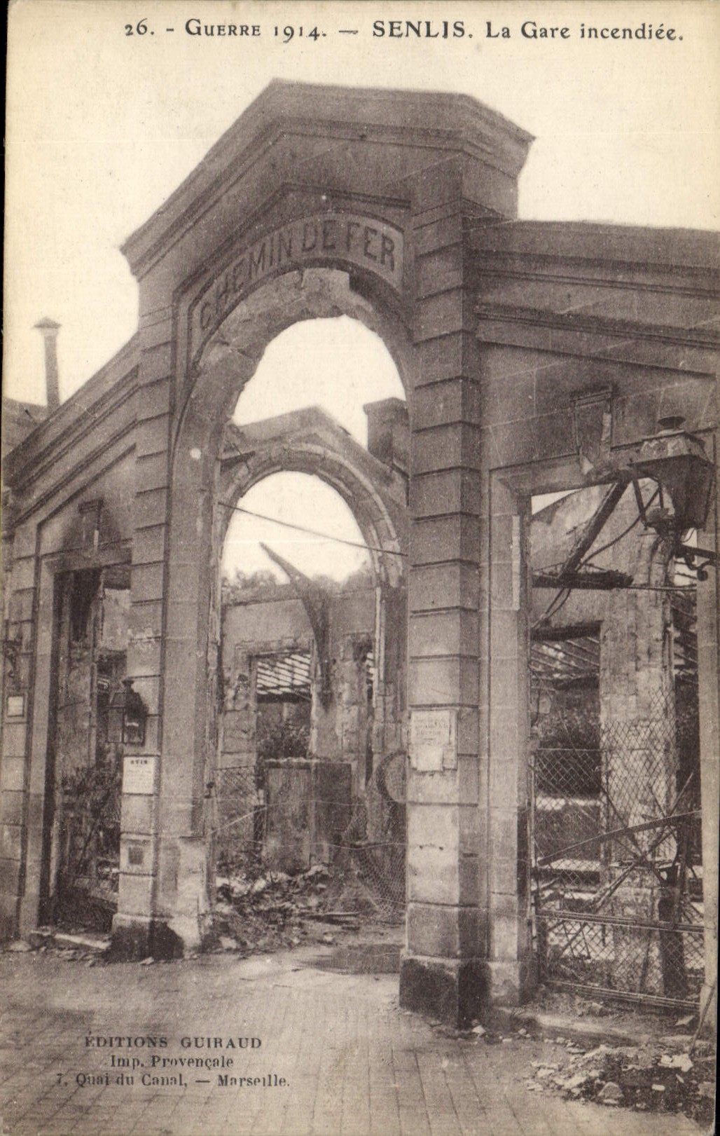 CPA Militaria Senlis La gare incendiee