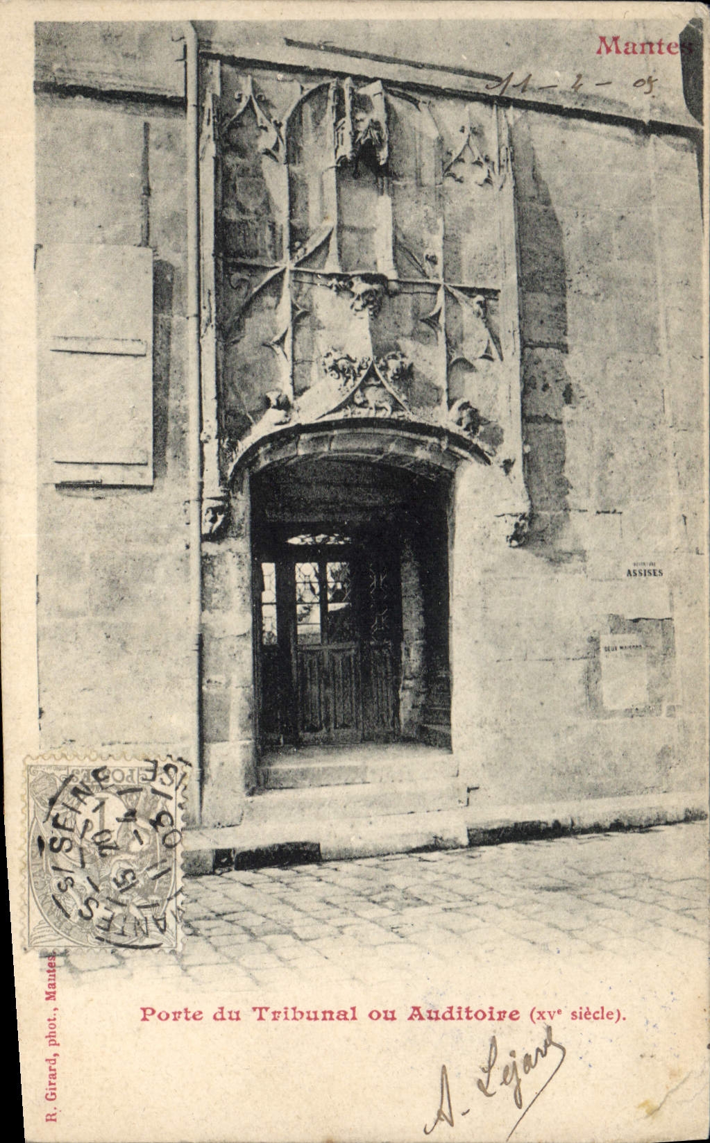 CPA Palais de justice Mante Porte du tribunal ou auditoire