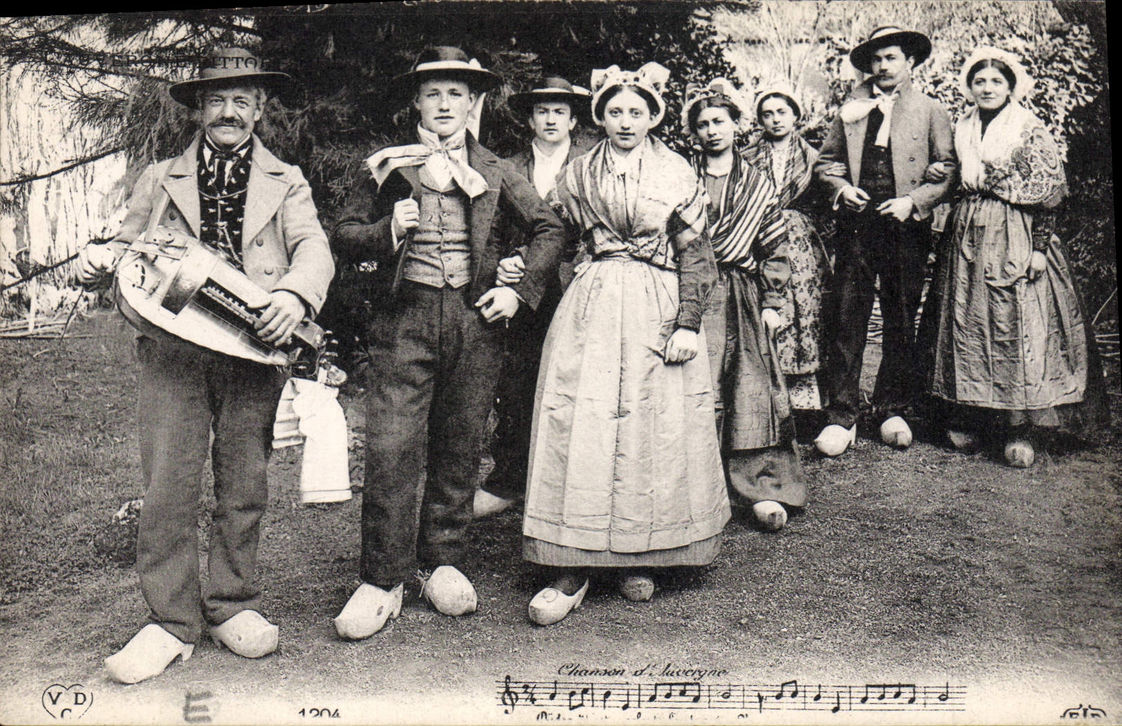 CPA Folklore Auvergne Chanson