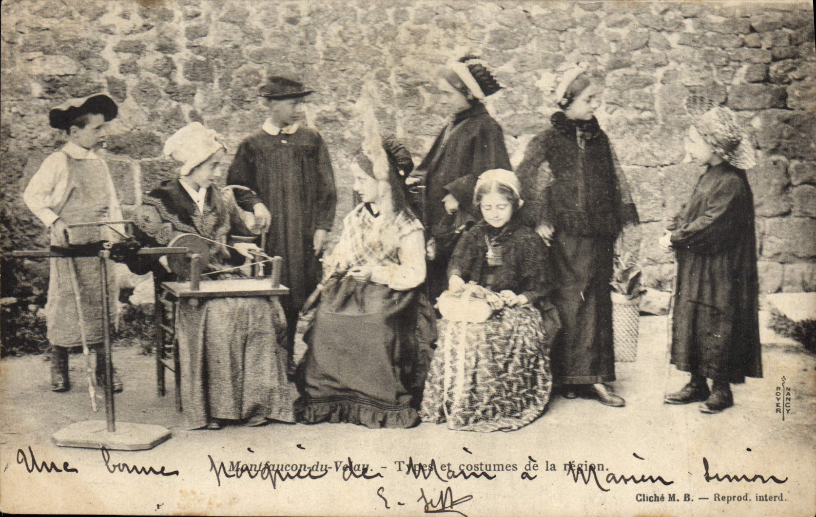 CPA Folklore Montfaucon du Velay 