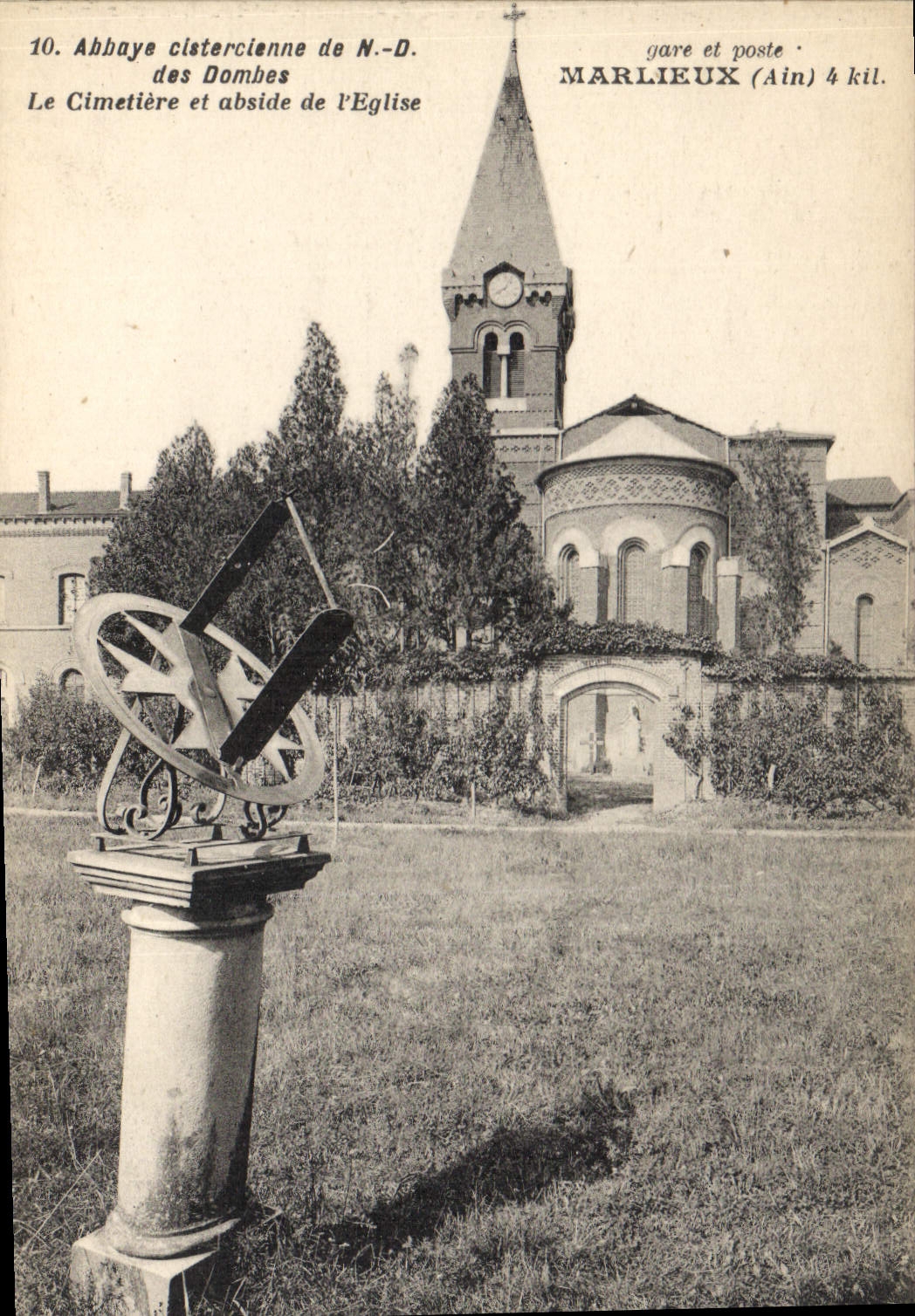 CPA Chateau Marlieux Abbaye cistercinne de ND des Dombes Le cimetiere et abside de l'eglise
