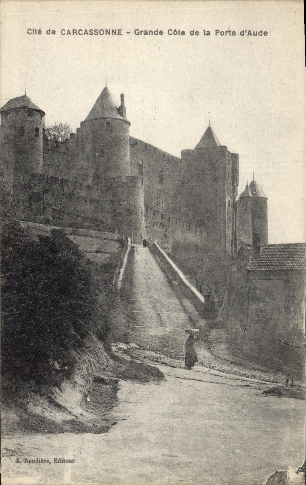 CPA Chateau Cite de Carcassonne Grande Cote de la Porte d'Aude Publicite Distillerie de la Micheline